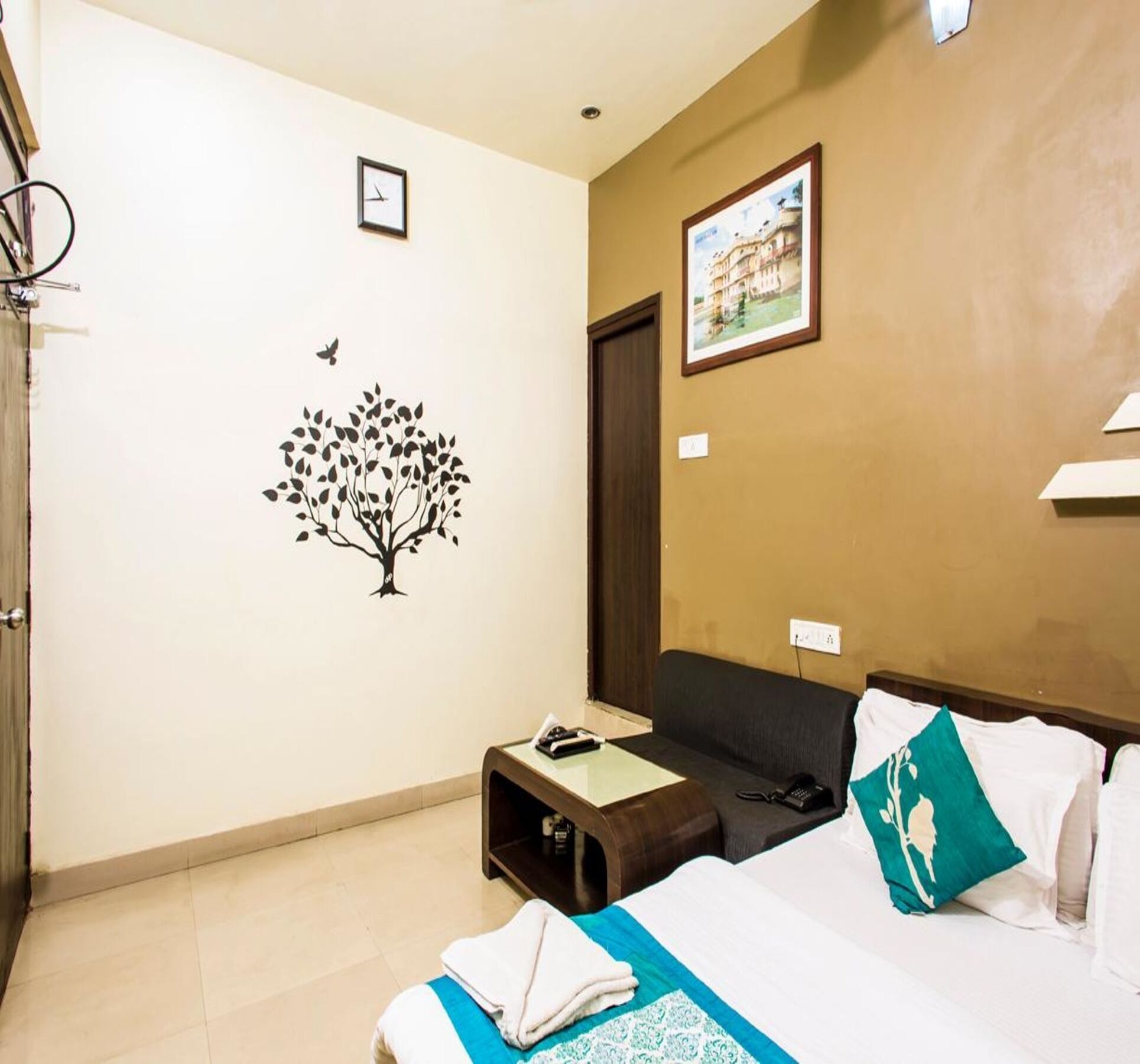 Oyo 2075 Hotel Kota Royal Exterior photo