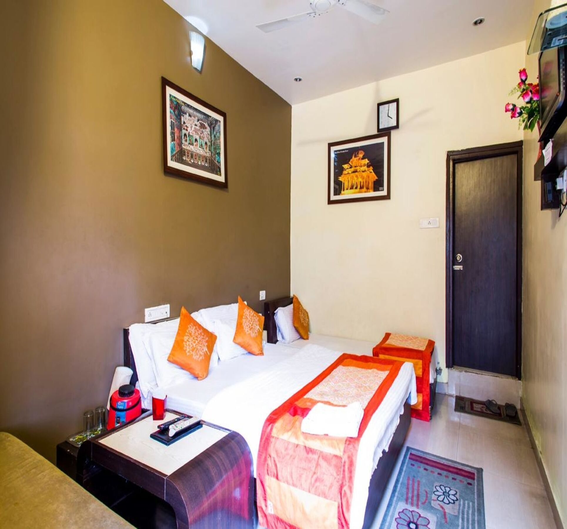 Oyo 2075 Hotel Kota Royal Exterior photo