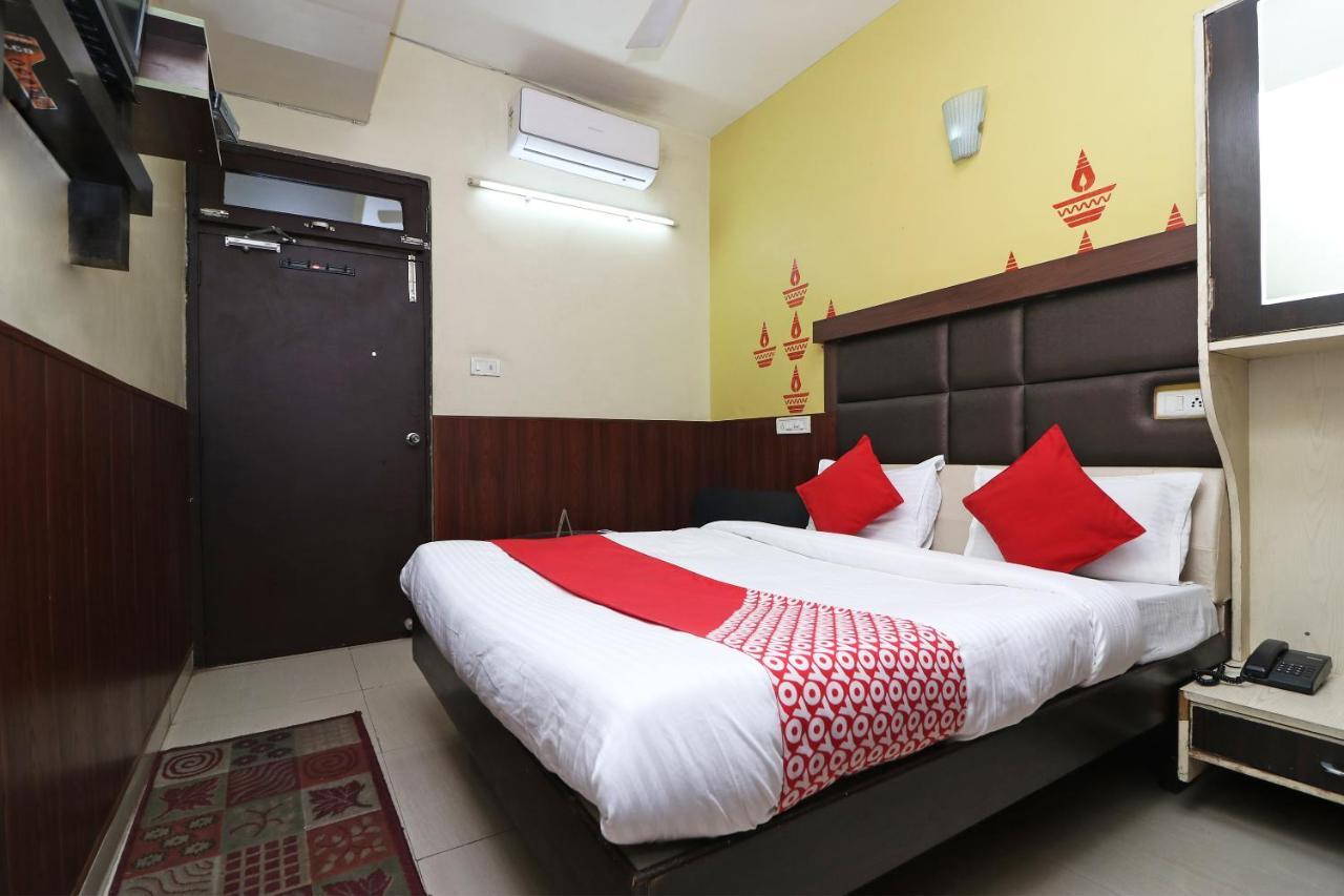 Oyo 2075 Hotel Kota Royal Exterior photo